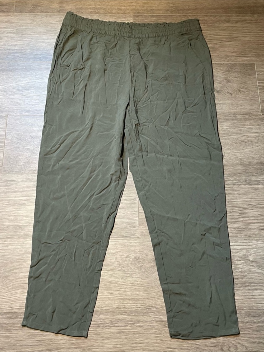 NWT H&M Olive Elastic-Waist Casual Pants Women’s Size 16 Cozy Lightweight Summer